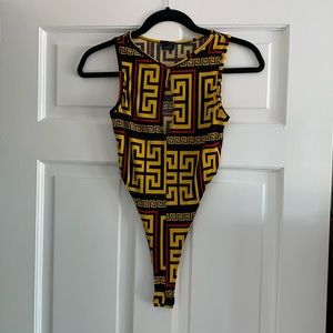 NWT✨ SEXY ✨Bodysuit - Keyhole Geo Sz: